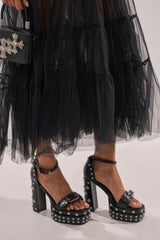 AZALEA WANG EUGENIJA BLACK CHUNKY EMBELLISHED STUDDED SANDAL