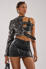 NEO ONE SLEEVED BUCKLE TOP