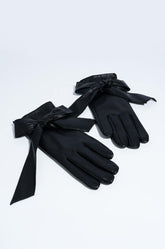 WINTOUR PLEATHER BOW ACCENT GLOVES IN BLACK
