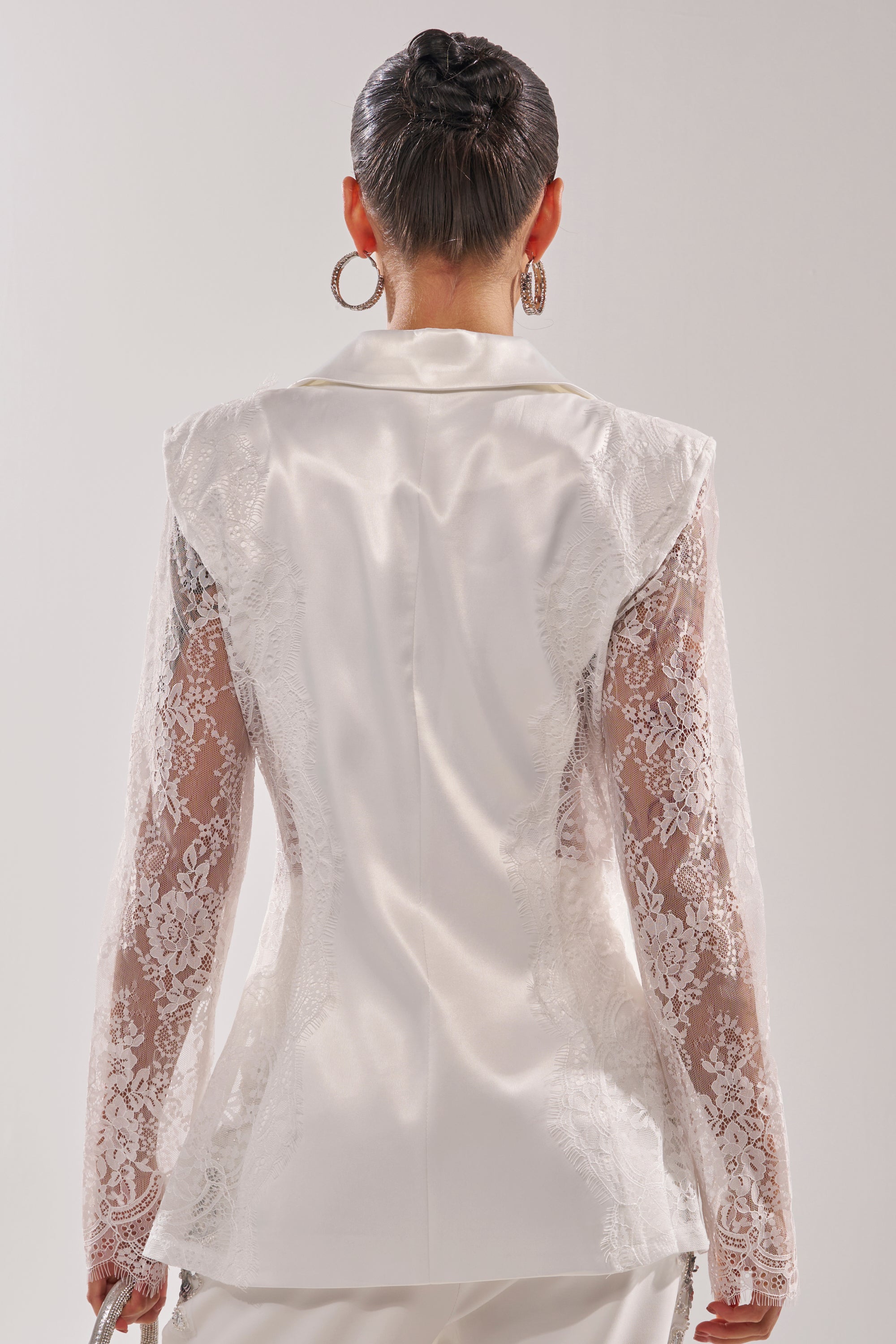 AU CONTRAIRE LACE SATIN BLAZER IN WHITE