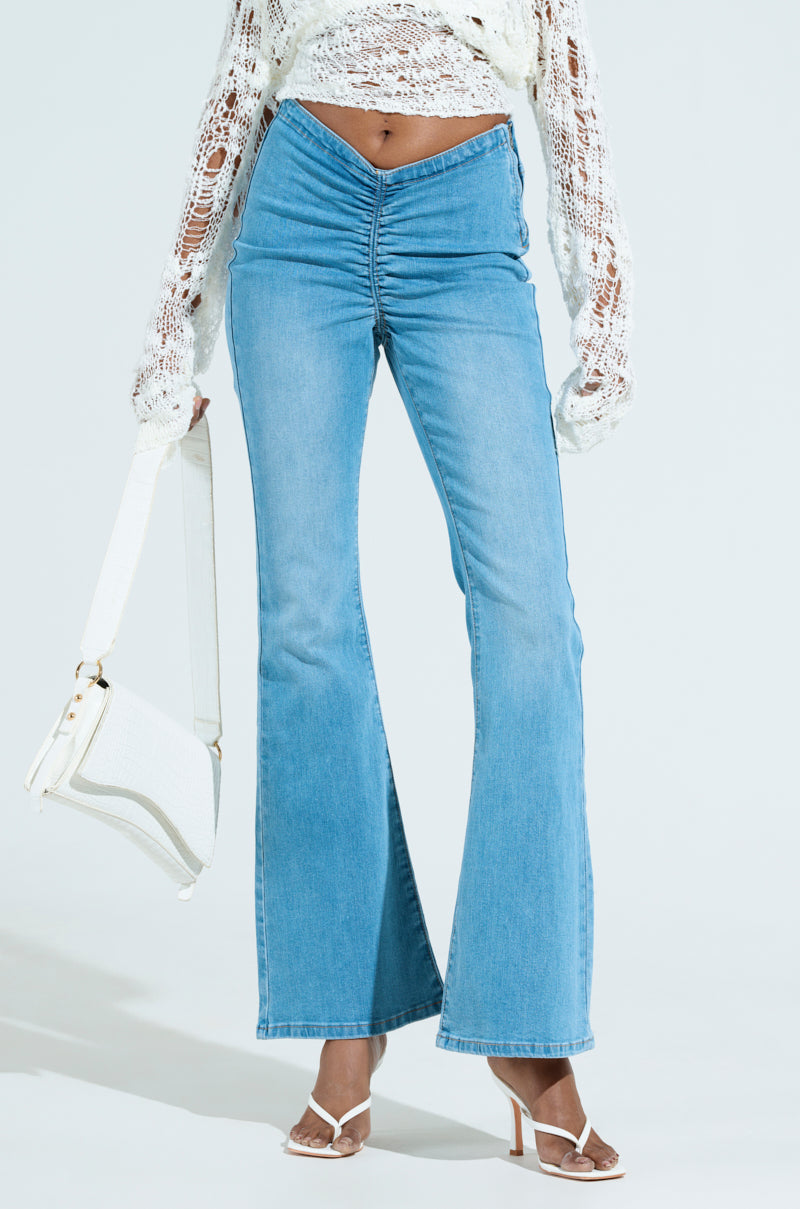 CINCHED UP DENIM PANTS IN LIGHT BLUE DENIM