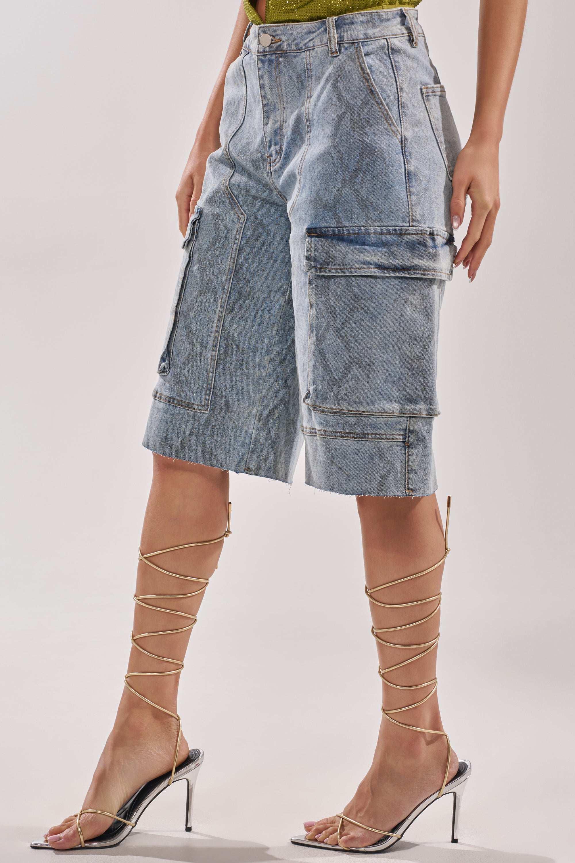LITTLE SNAKE BERMUDA SHORT