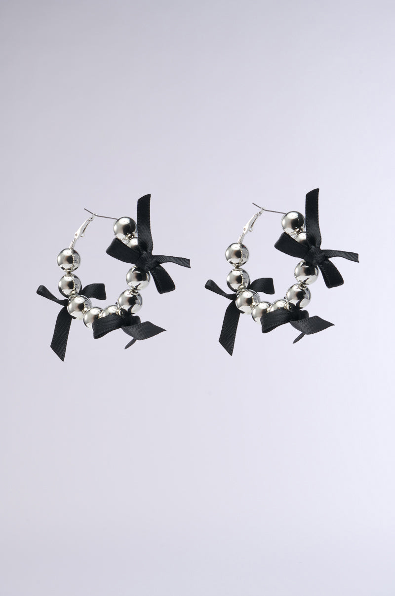 TIE IT WITH A BOW EARRING