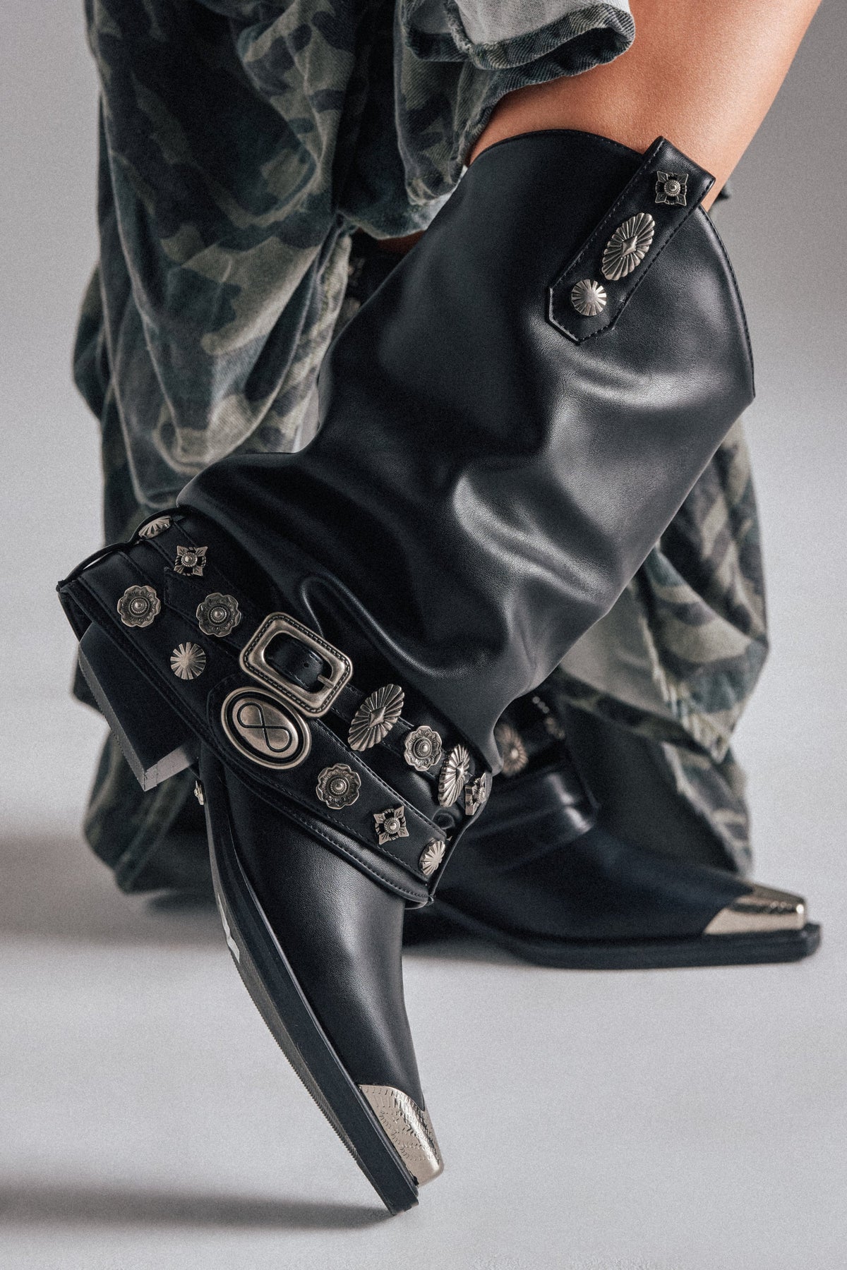 AZALEA WANG ASHRAF BLACK PU SILVER HARDWARE WESTERN BOOTIE