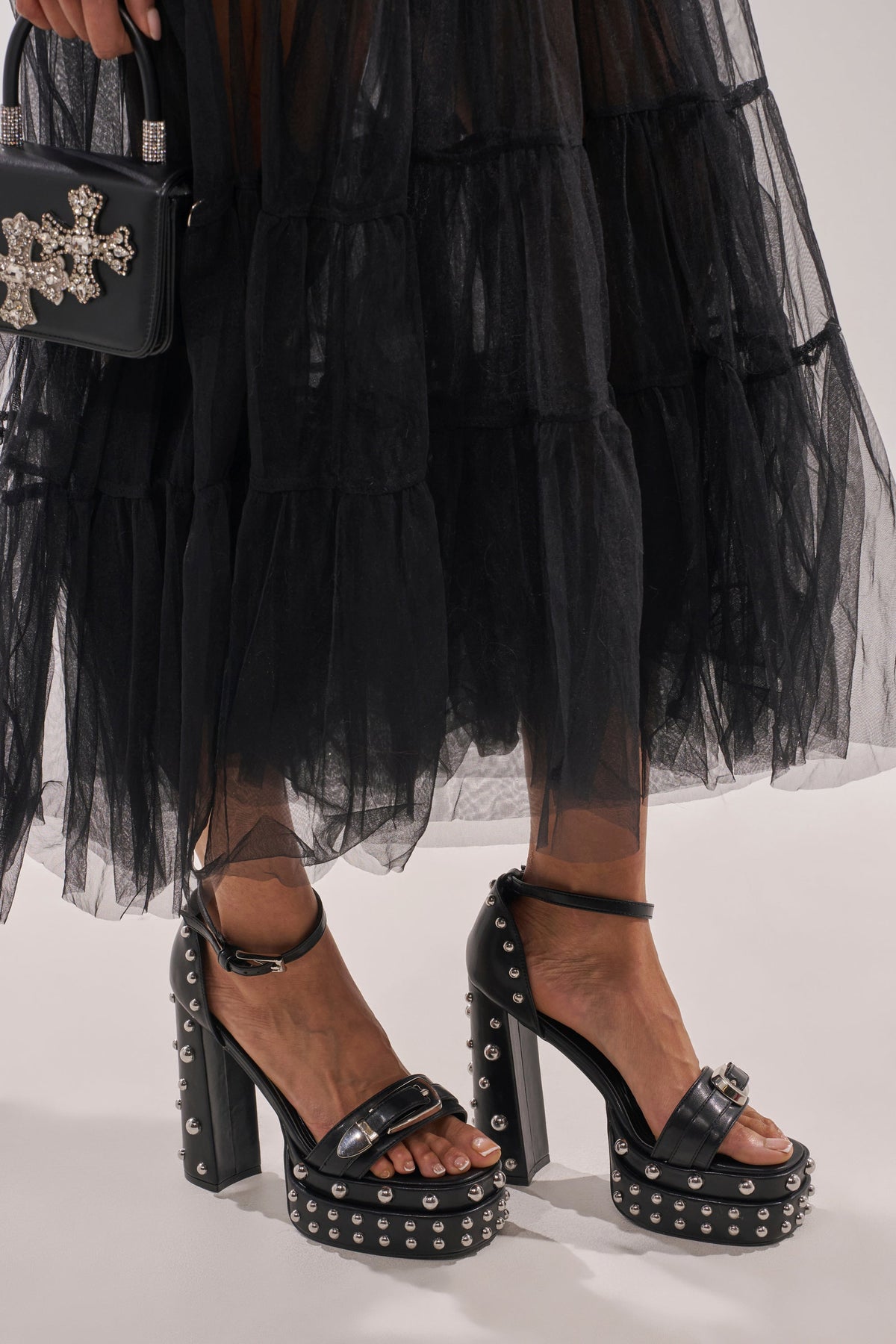 AZALEA WANG EUGENIJA BLACK CHUNKY EMBELLISHED STUDDED SANDAL