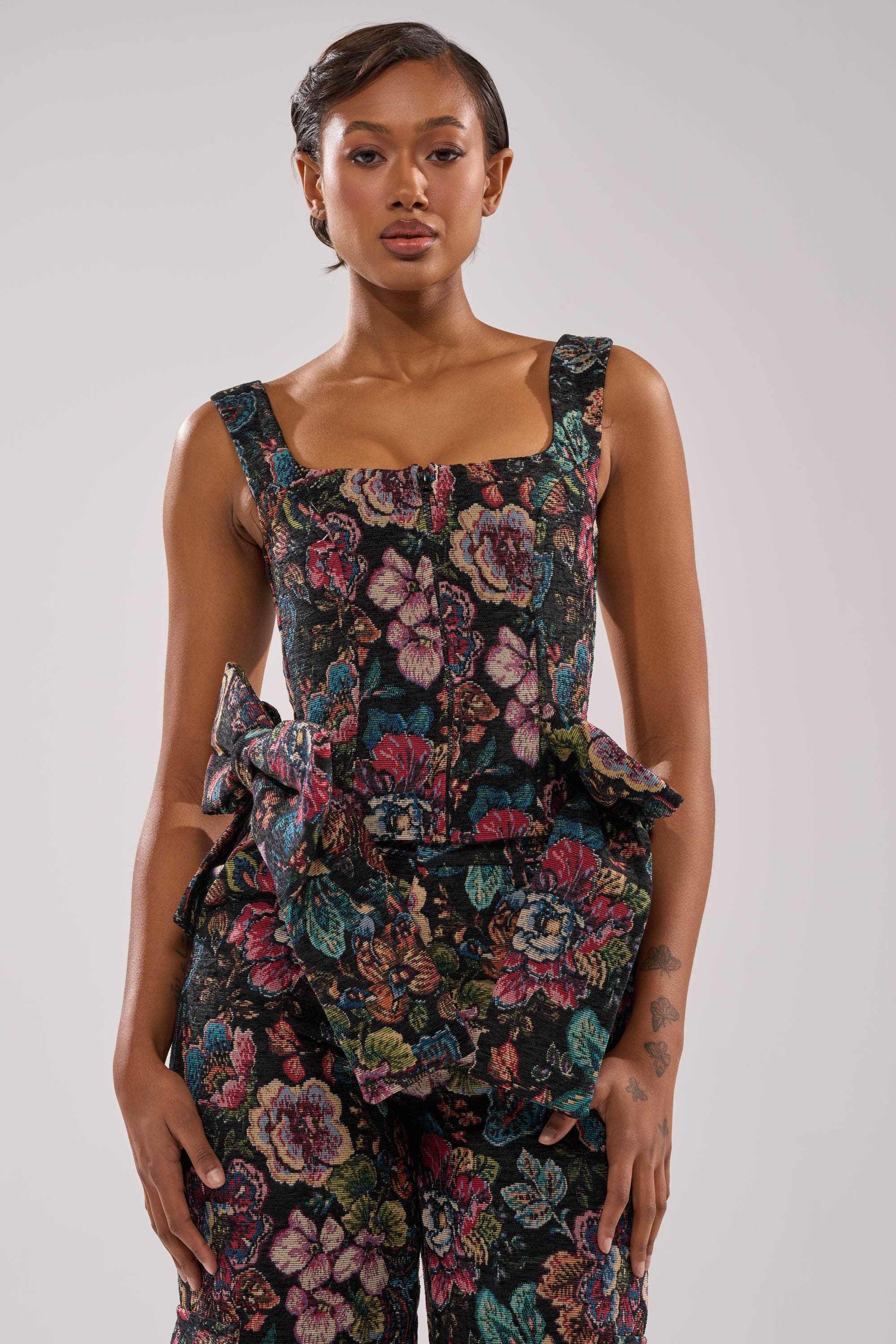 PRETTY LITTLE LADY BROCADE CORSET