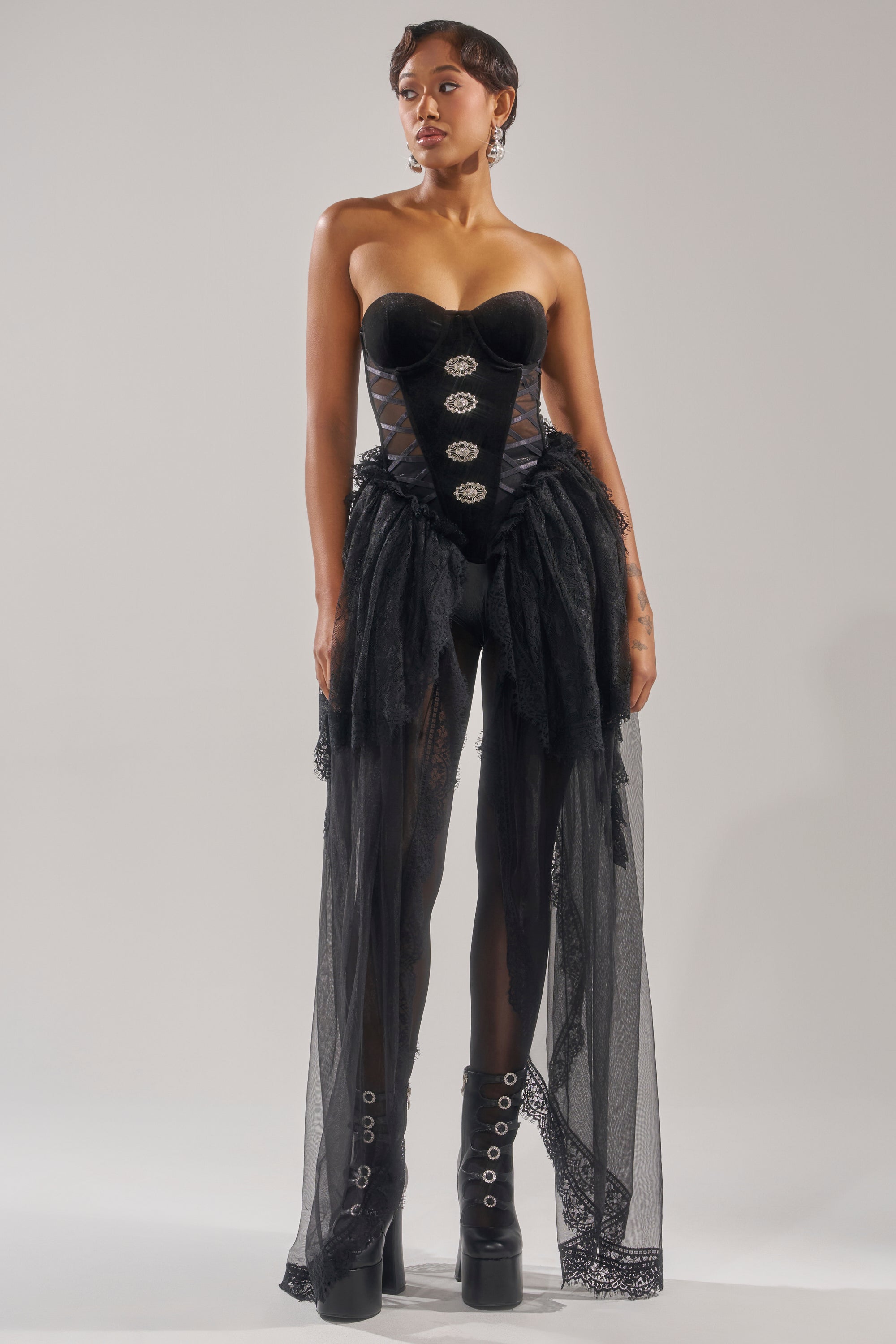SHE IS DRAMA CORSET