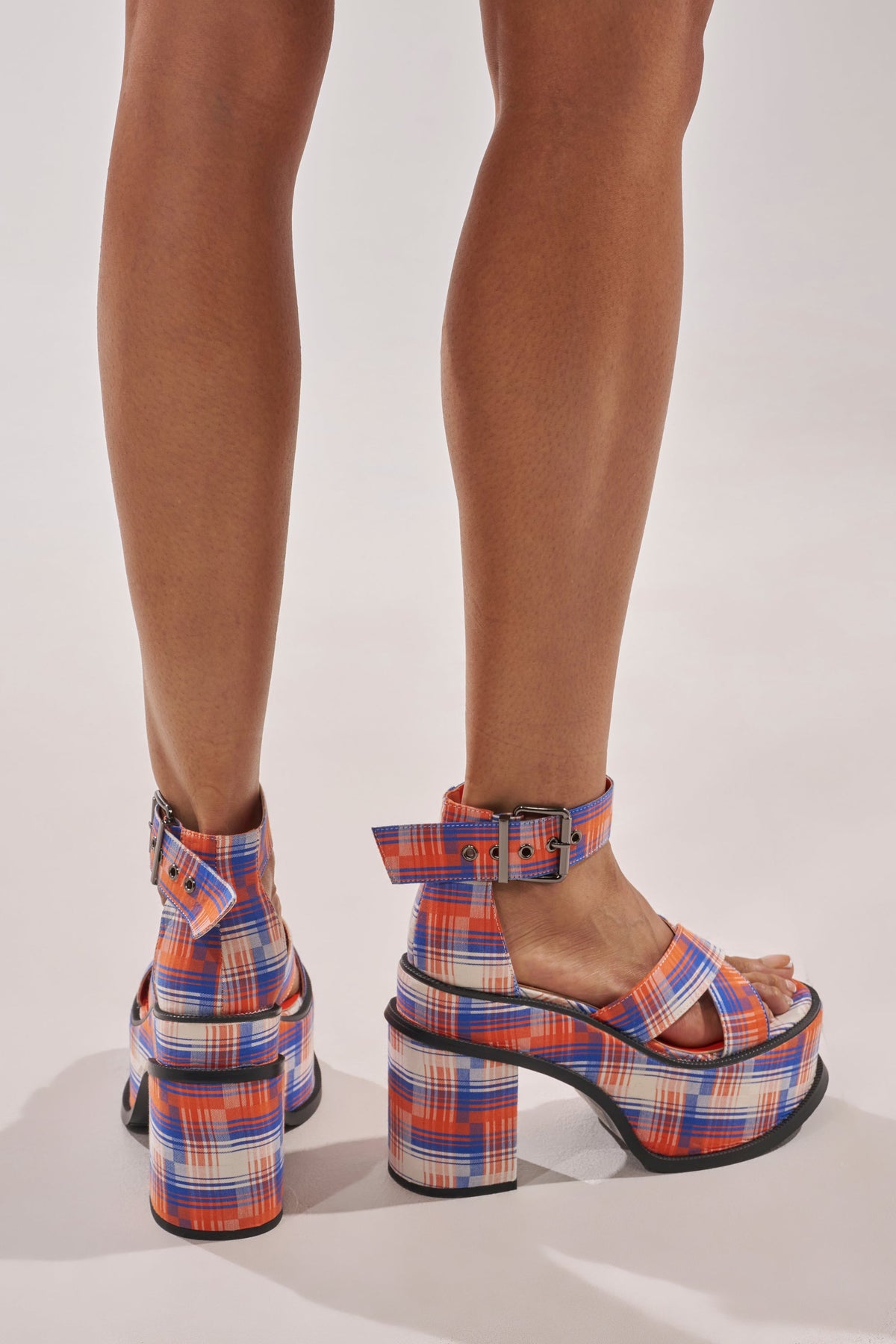 AZALEA WANG JAETYN ORANGE PLAID CHUNKY PUMP