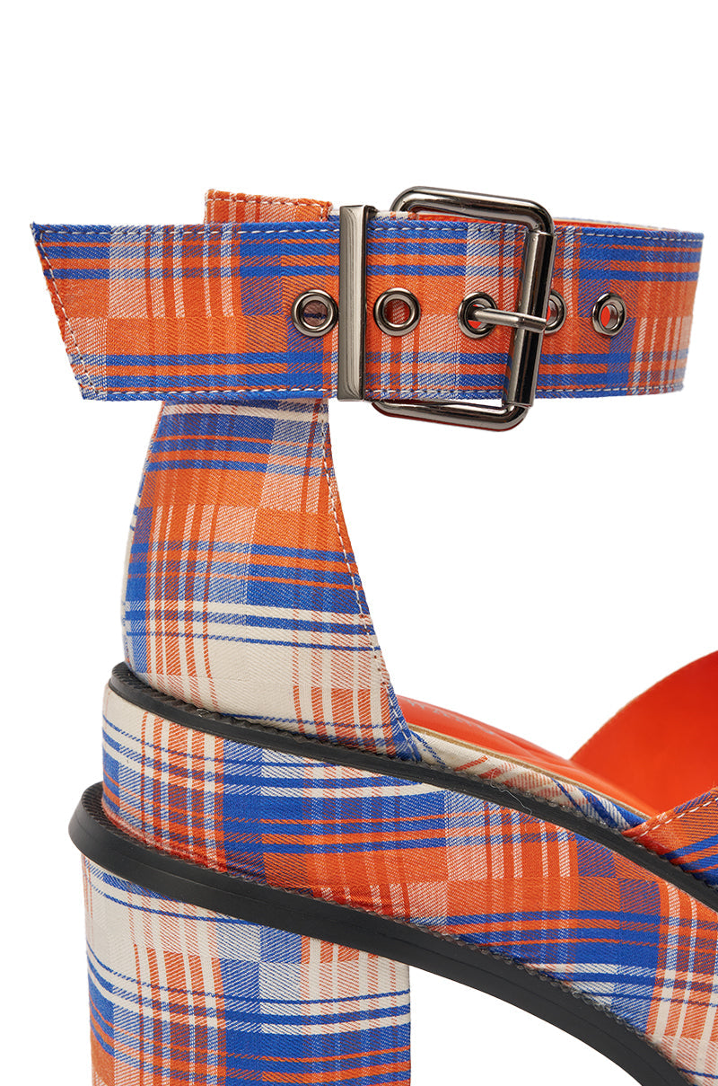AZALEA WANG JAETYN ORANGE PLAID CHUNKY PUMP