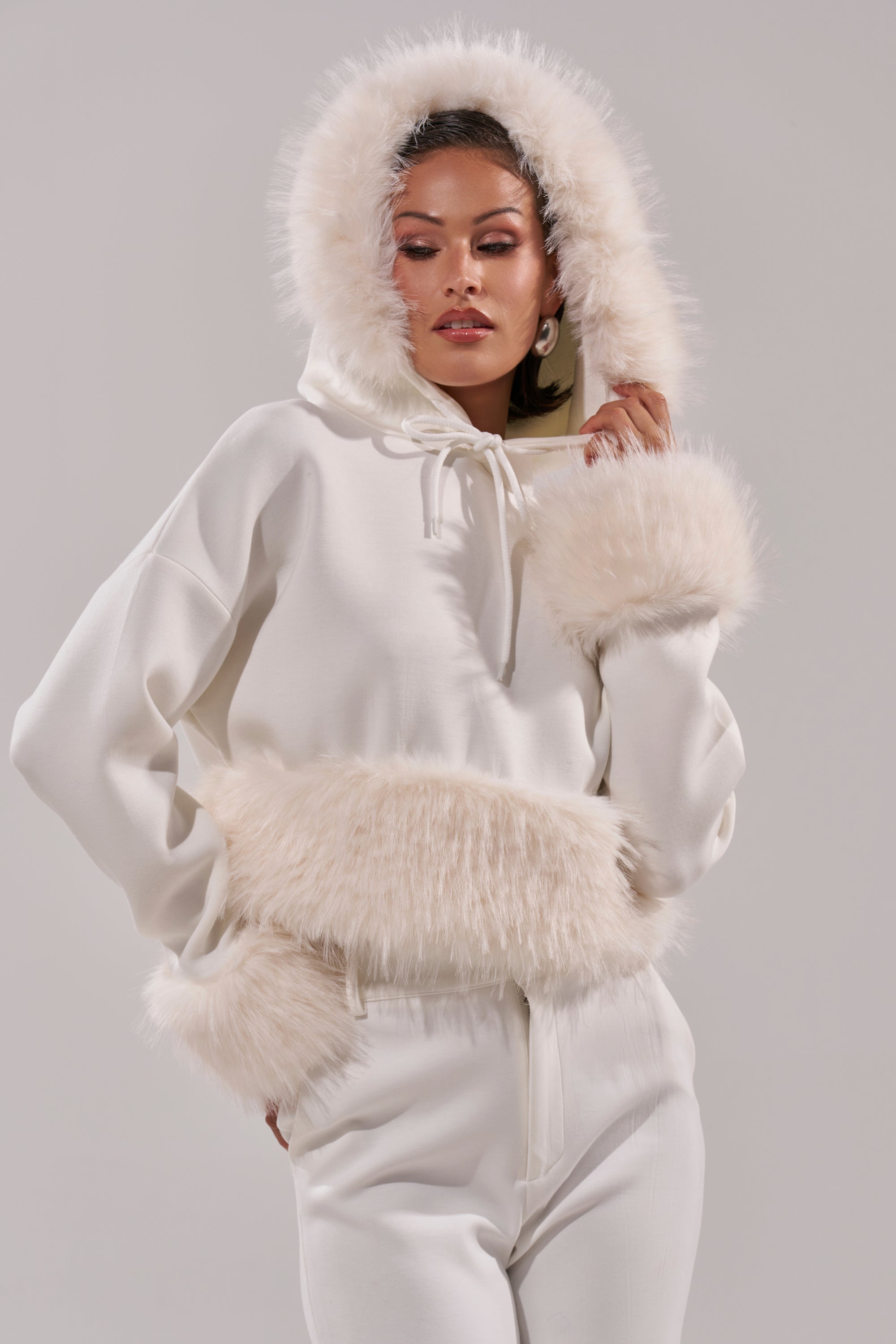 SNOW WHITE FUR TRIM SWEATSHIRT