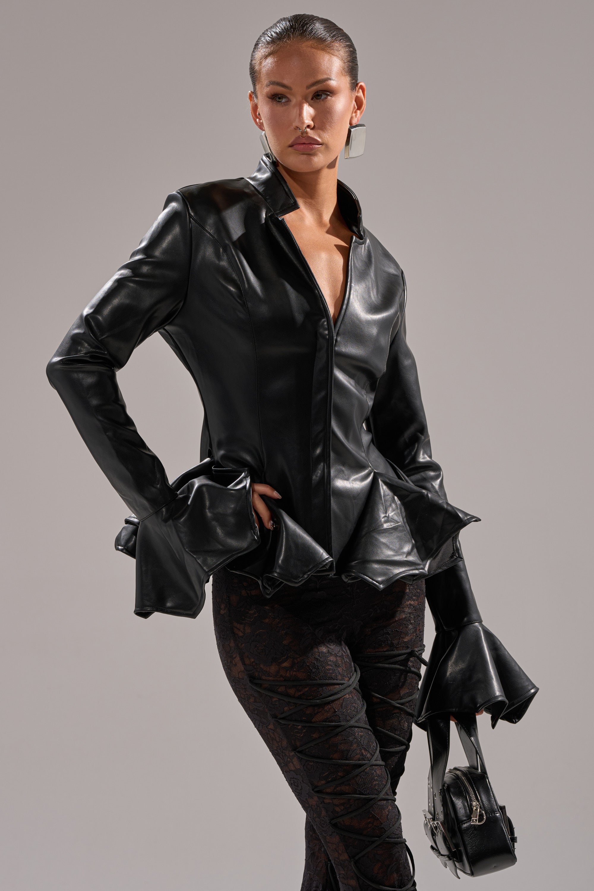 CARMEN BODYCON BLAZER IN BLACK