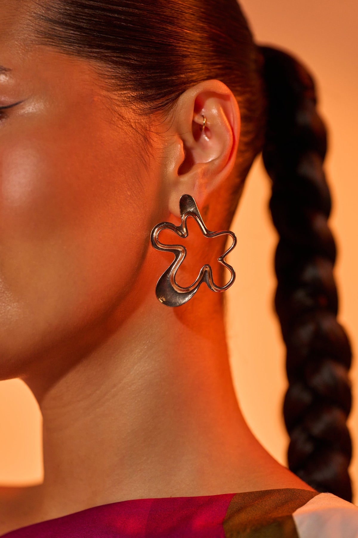 VIC EARRING