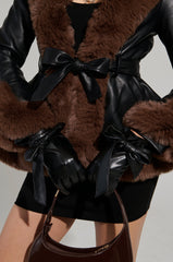 WINTOUR PLEATHER BOW ACCENT GLOVES IN BLACK