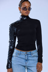 NASTASIA SCALE TOP