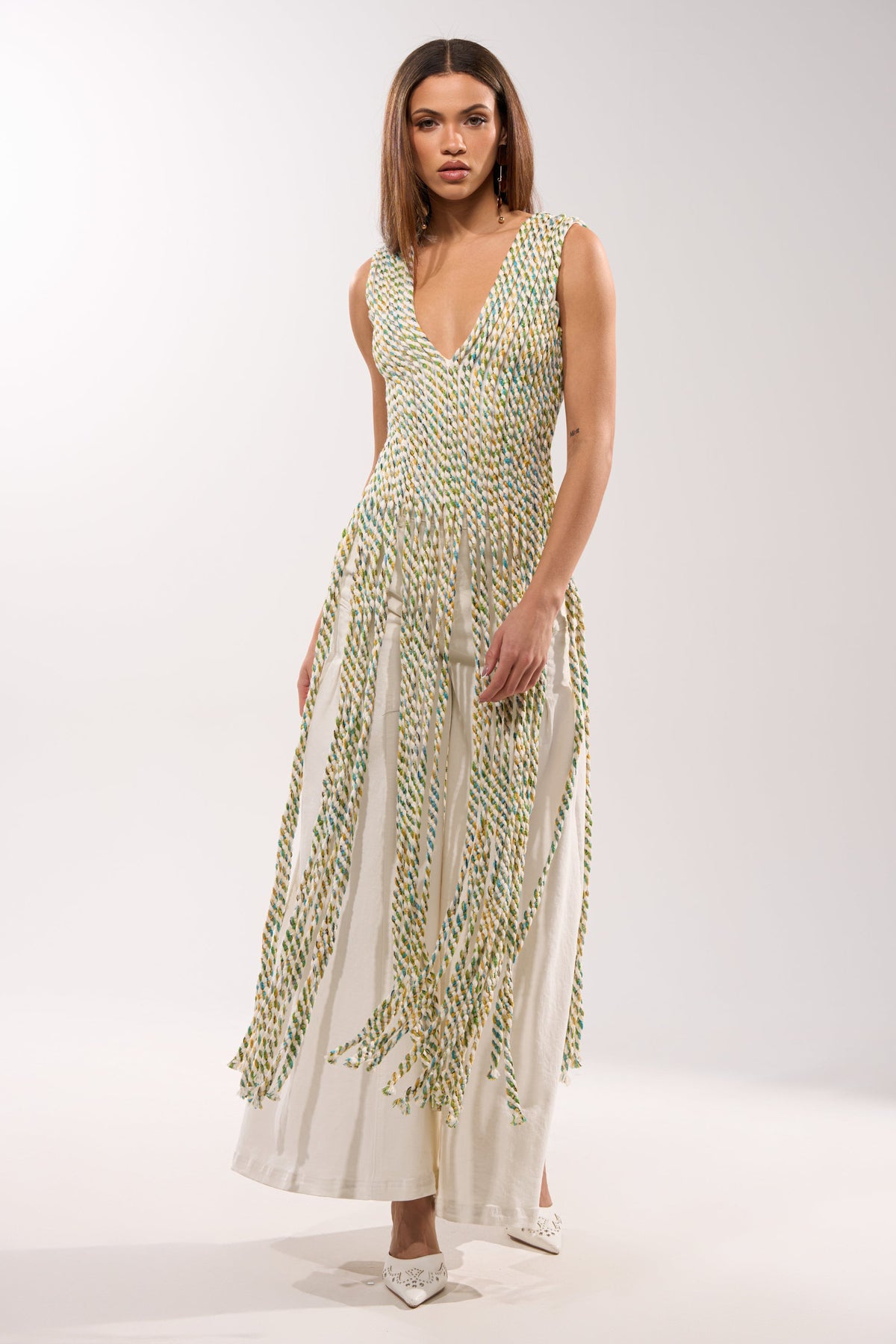 TIED DOWN V-NECK ROPE TOP
