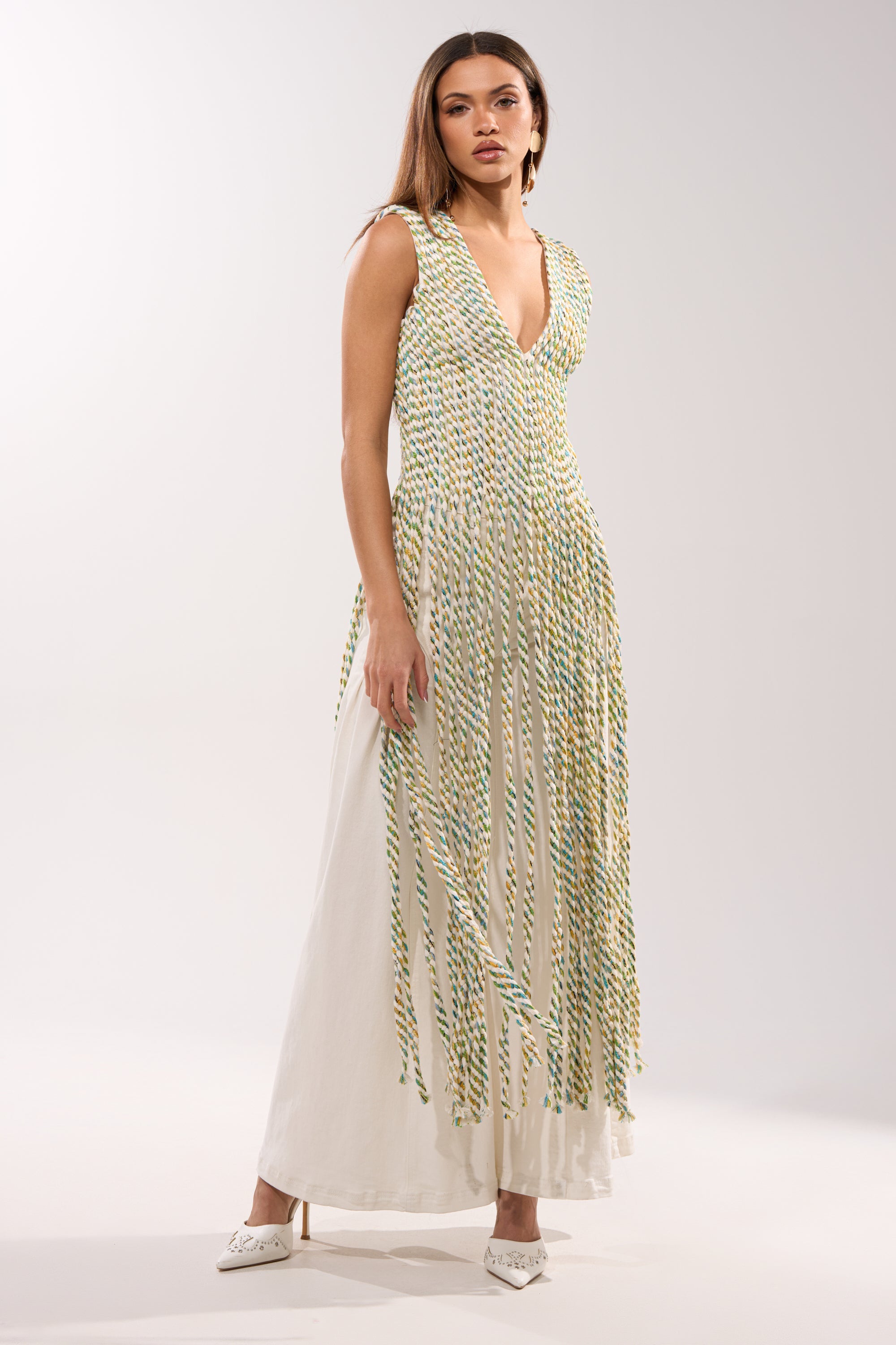 TIED DOWN V-NECK ROPE TOP