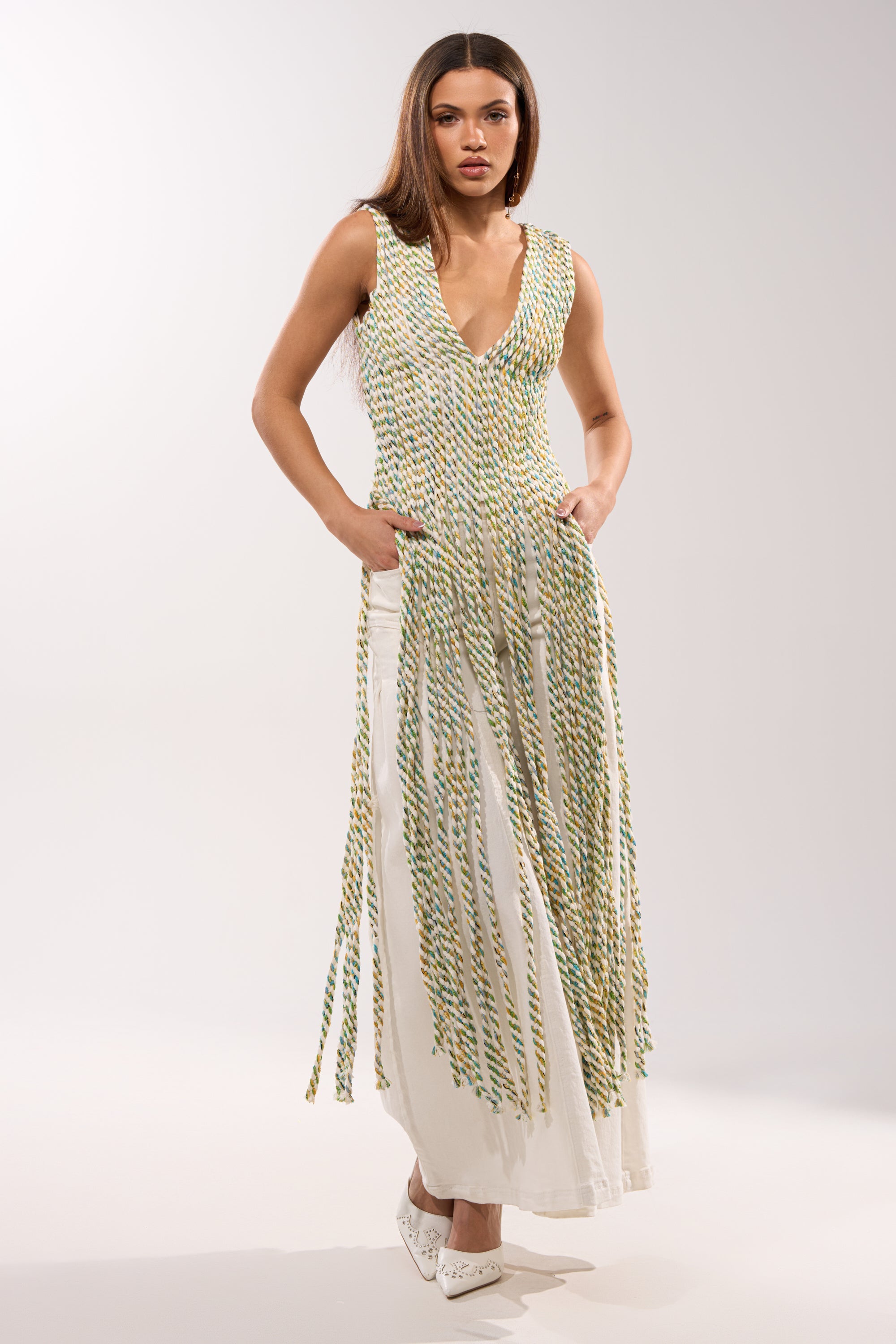 TIED DOWN V-NECK ROPE TOP