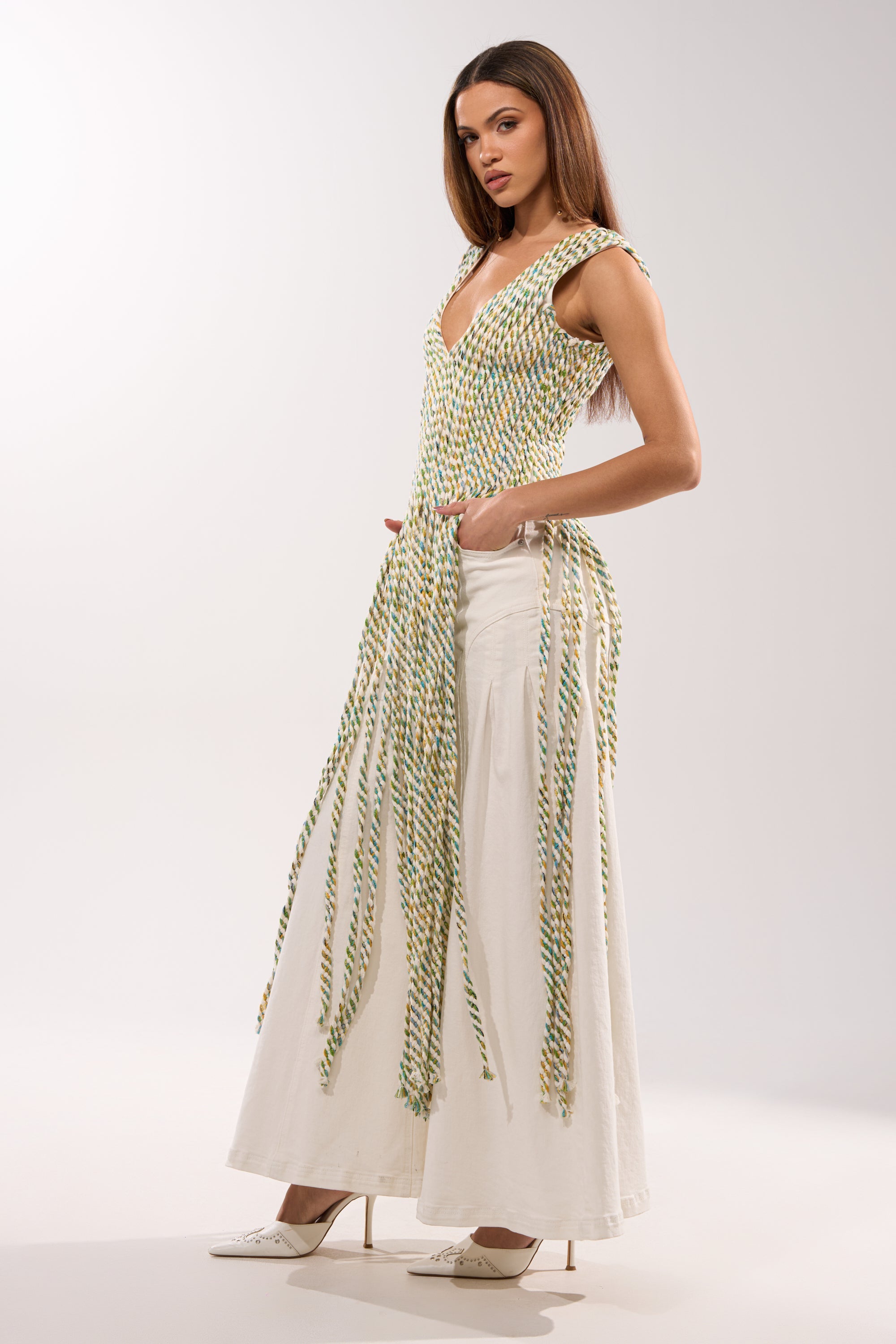 TIED DOWN V-NECK ROPE TOP