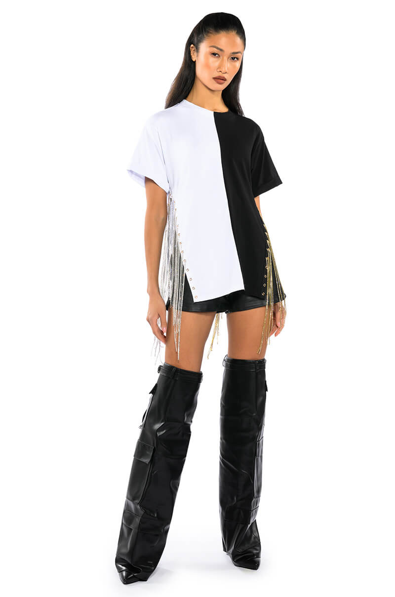 ABOVE AVERAGE HALF HALF CHAIN DETAIL OVERSIZED TEE