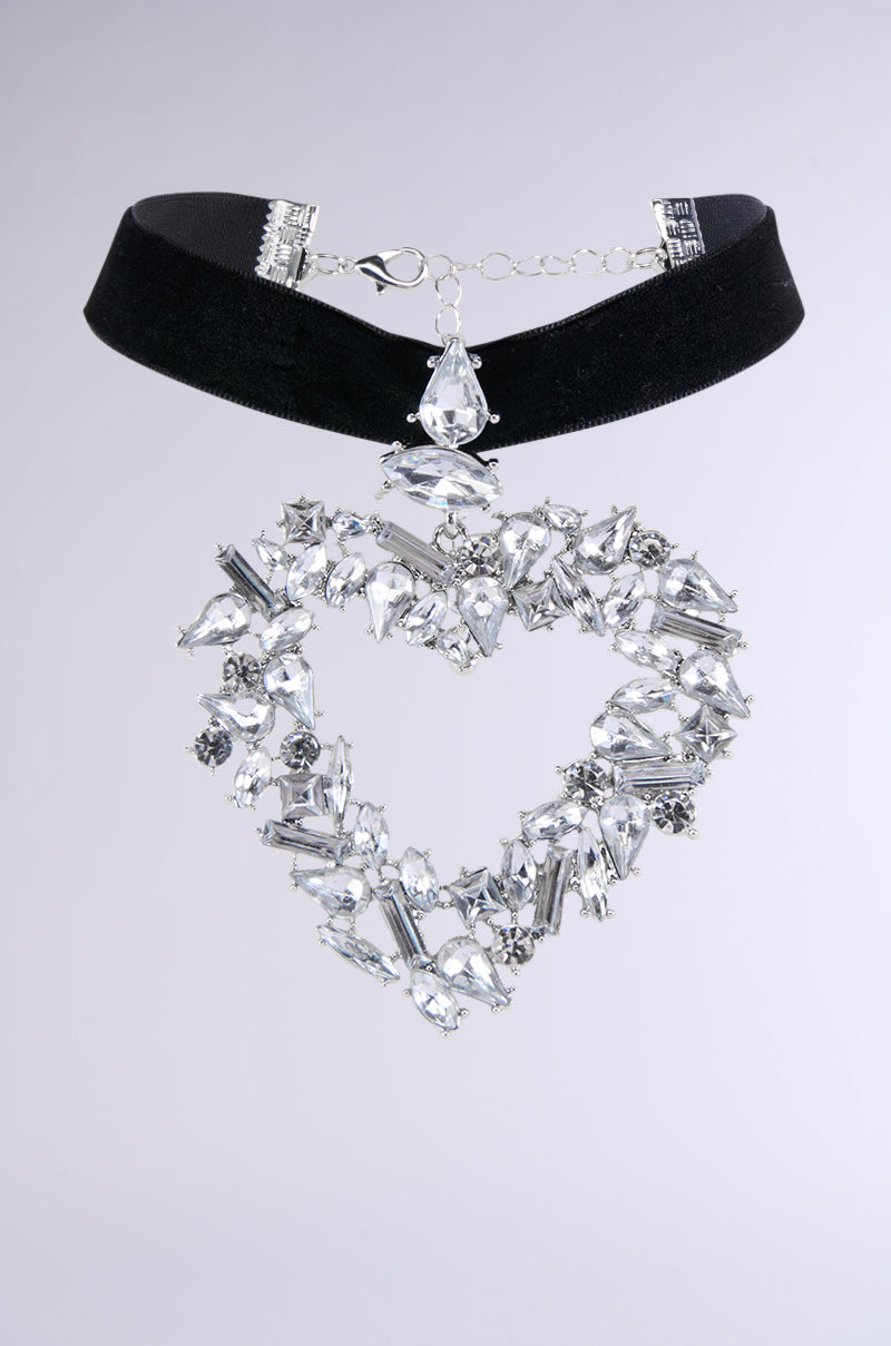 HEART ON MY SLEEVE CHOKER