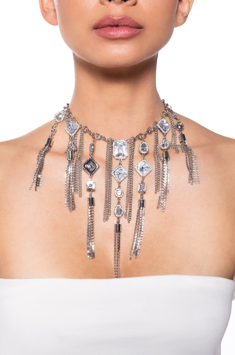 ELEGANT NECKLACE