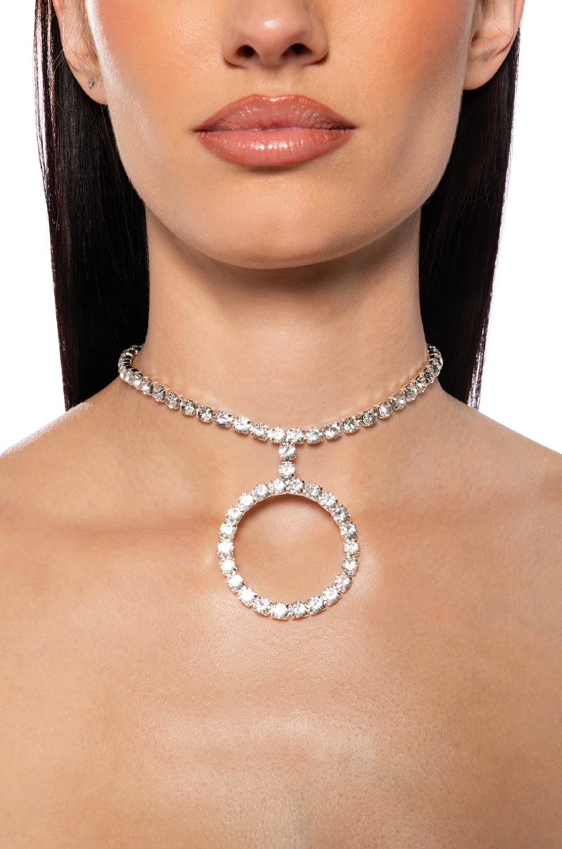 INFLUENTIAL BLING CHOKER IN SILVER
