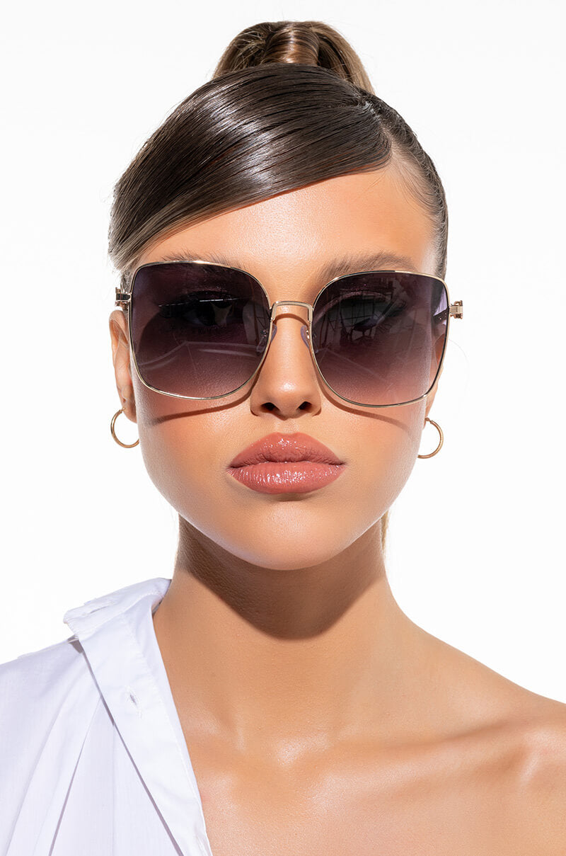 MY OWN LANE SUNNIES