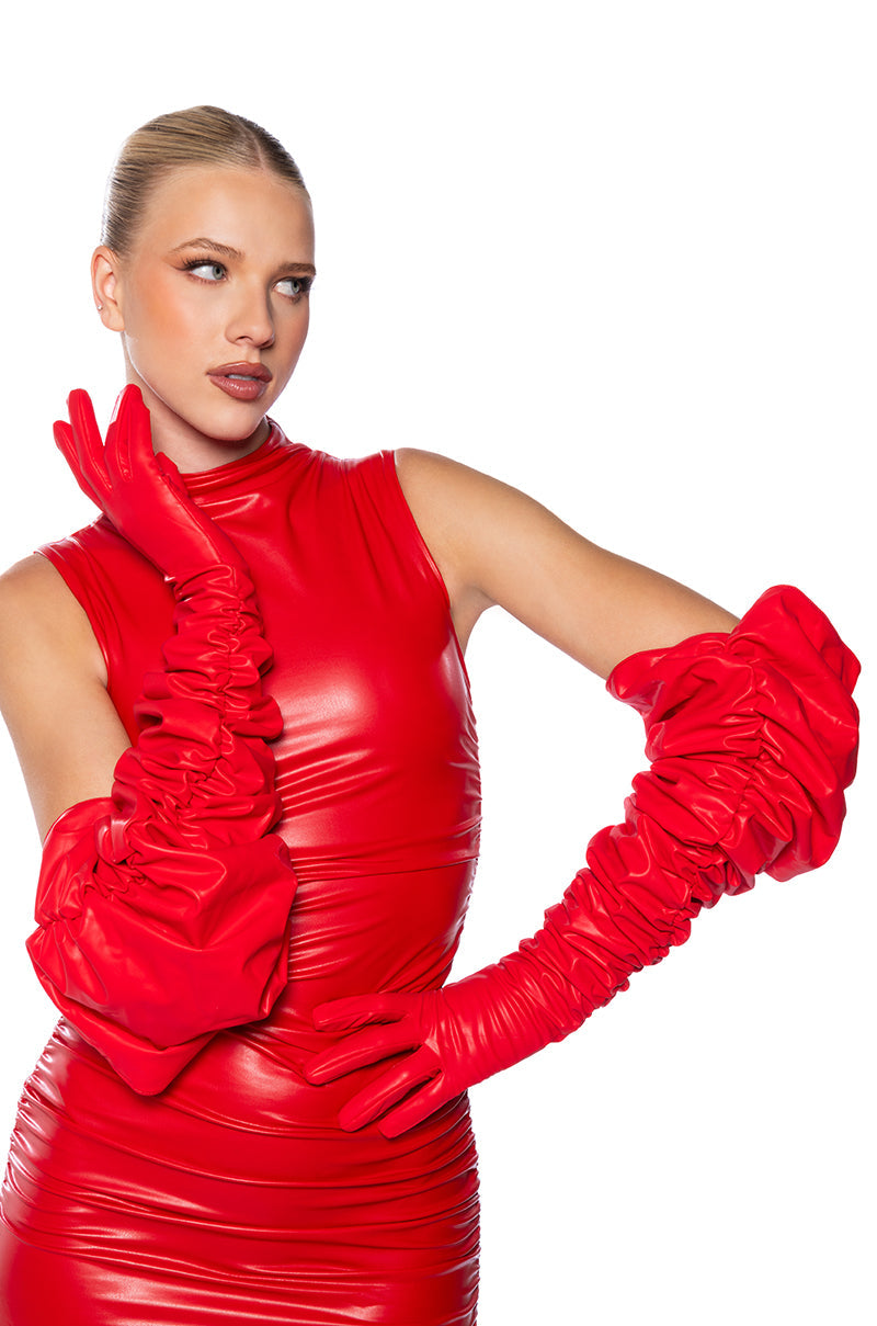 ON MY MIND OVERSIZED SLOUCH GLOVE