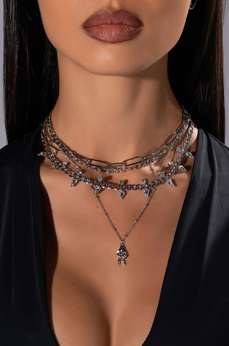 PEACE OUT AND BYE NECKLACE SET