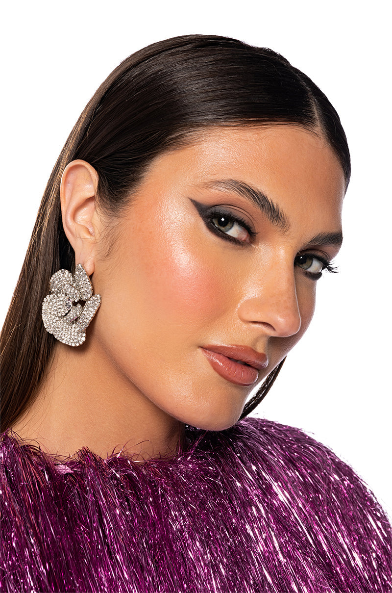 ROSE ABOVE STUD