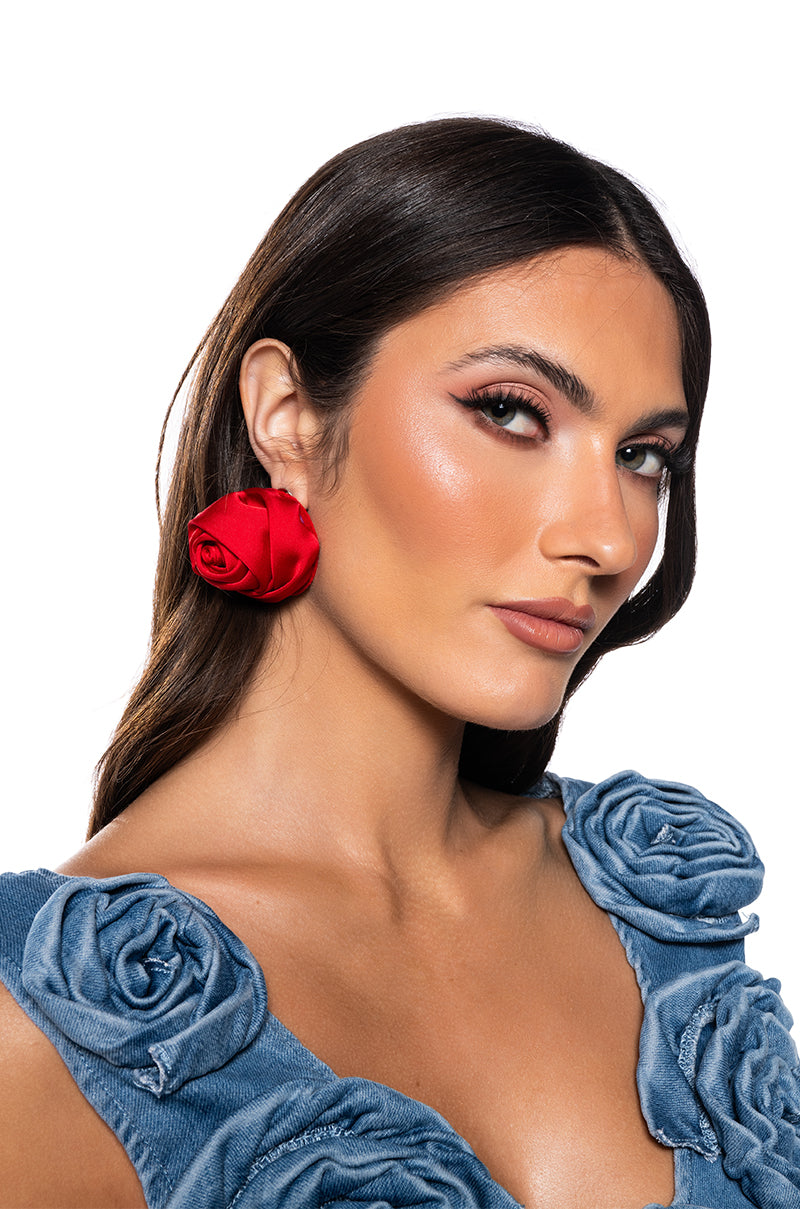 ROSEY STUD EARRING