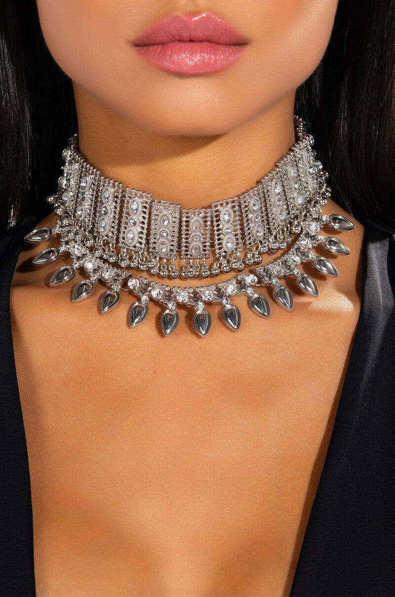 STATEMENT SUMMER CHOKER