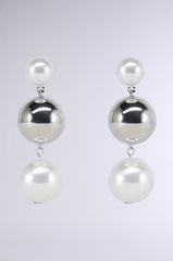 THE MODERN PEARL EARRING